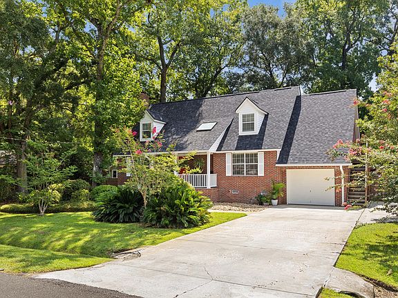 3rd image of 1831 Houghton Dr