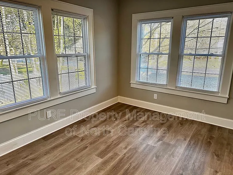 708 Union St S — Photo 8