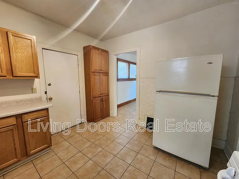 836 N 29th St — Photo 3