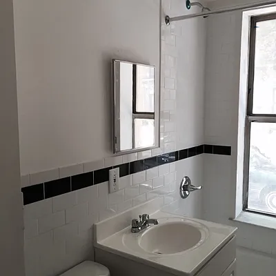 Rented by Arena Real Estate | media 11