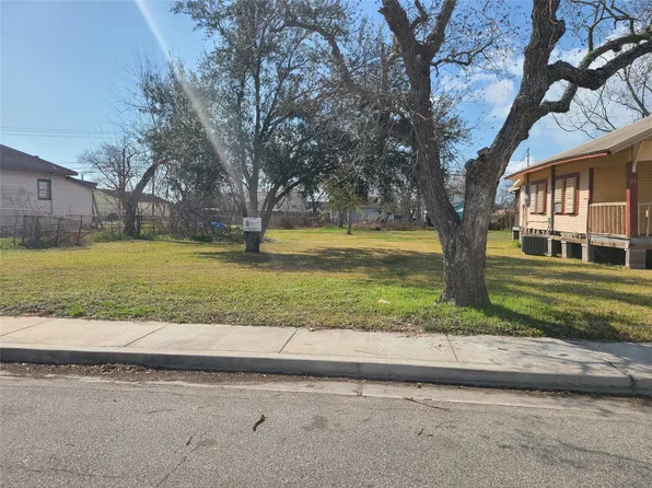 0 W Broad St, Freeport, TX 77541