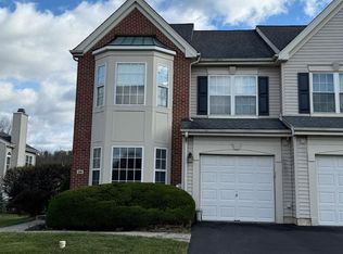 306 Silver Oak Ct, Warminster, PA