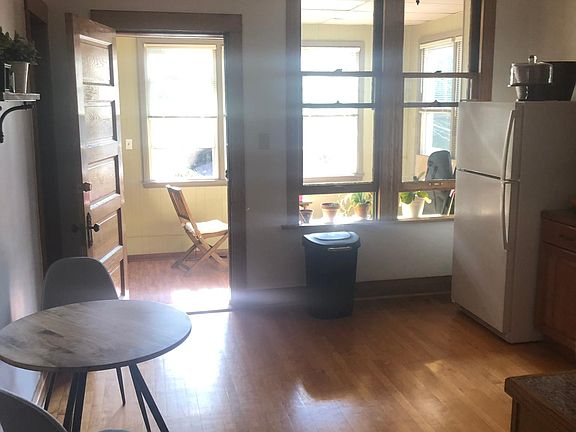 3rd image of 2727 N Whipple St #2