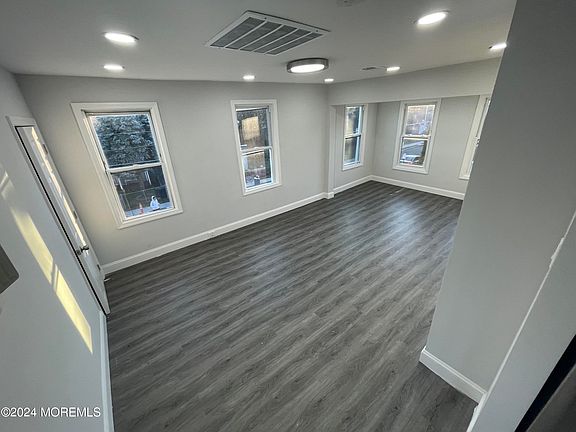 4th image of 1257 Washington Ave APT 2