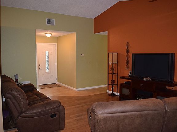 5th image of 747 Moorland Ln