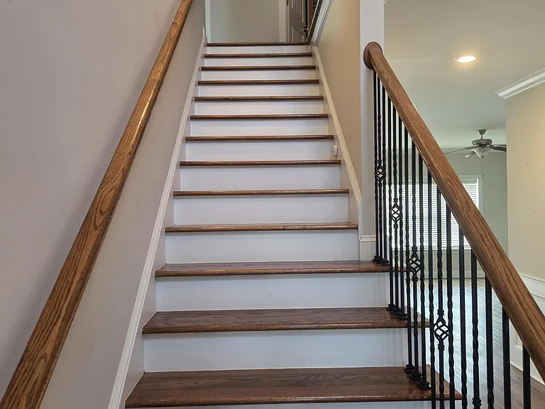 2105 Thornbury Cv — Photo 21