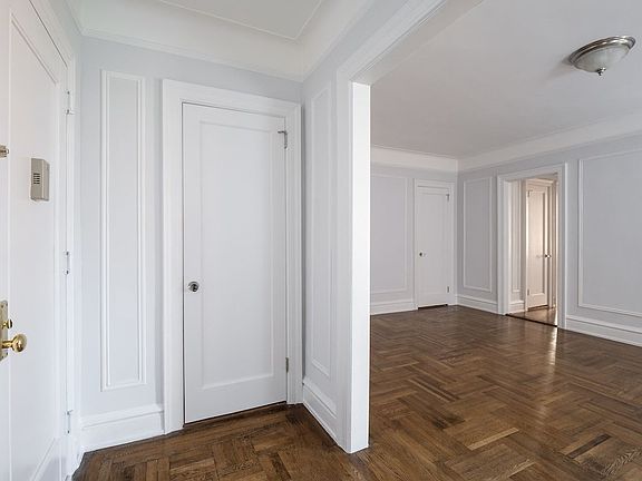 4th image of 910 W End Ave APT 7D