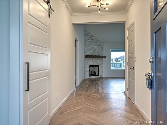 5th image of 10218 S 226th East Ave