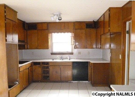 4th image of 4713 Whitehall Dr NW