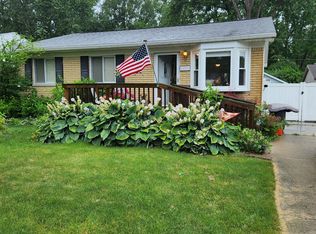 15501 Deering St, Livonia, MI 48154