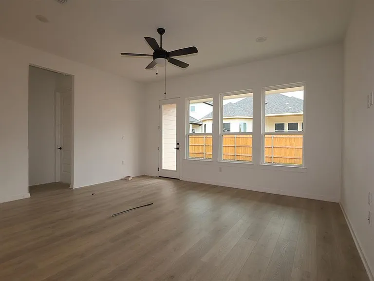 13211 Keefer Dr — Photo 6