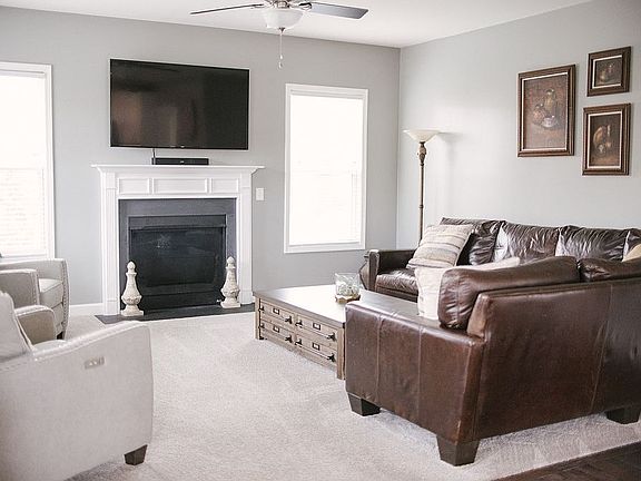 2nd image of 1703 Lookout Dr