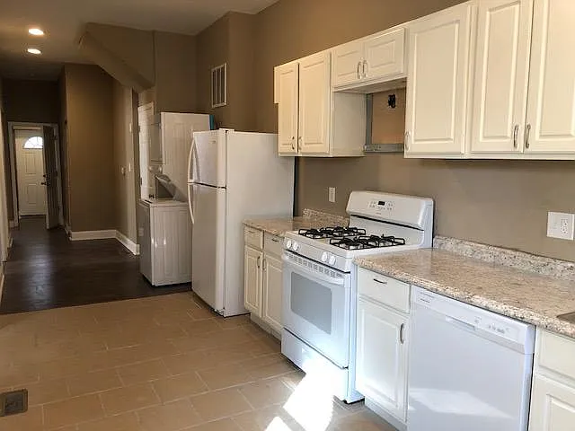 2473 Callow Ave #A — Photo 9