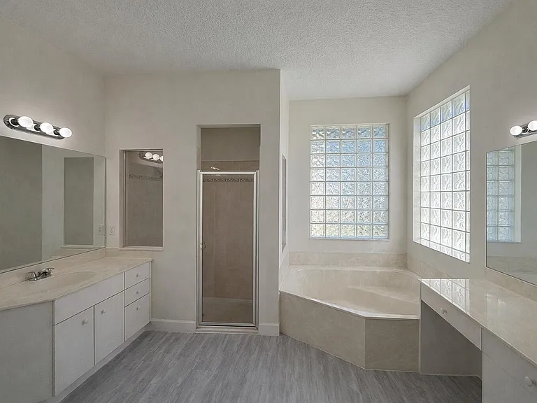 1168 Hatteras Cir — Photo 19