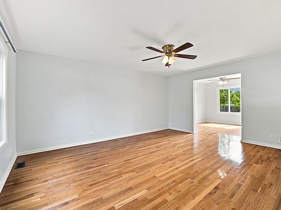 5th image of 270 Janes Ave