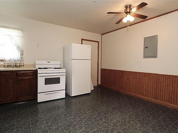 2nd image of 2825 Willow Ave