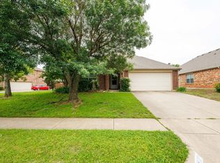 502 Reindeer Dr, Midlothian, TX 76065