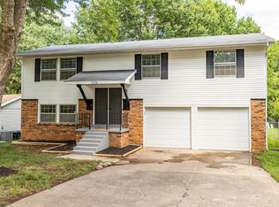 3726 S Doris Rd, Springfield, MO 65807