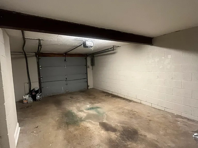 127 Old Meadow Rd — Photo 13