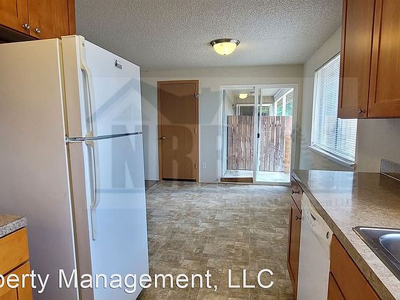 4th image of 16910 B St E