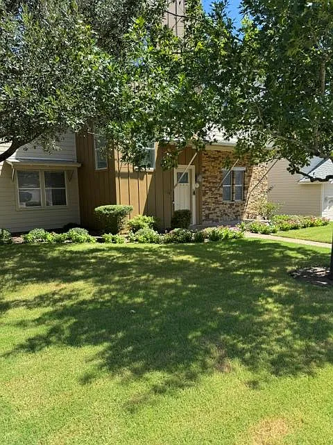 4 bed, 3.5 bath, 2966 sqft, $3,700 — Photo 2