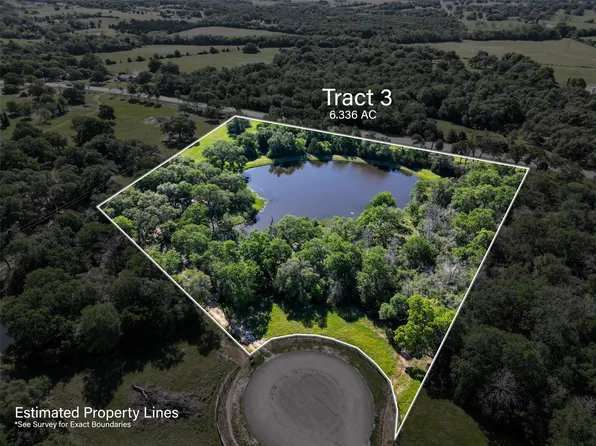 108 Woodland Creek Ln, La Grange, TX 78945