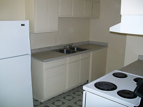 5th image of 1508 Living Desert Dr APT 108