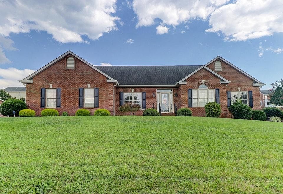 1st image of 2831 Matthew Dr