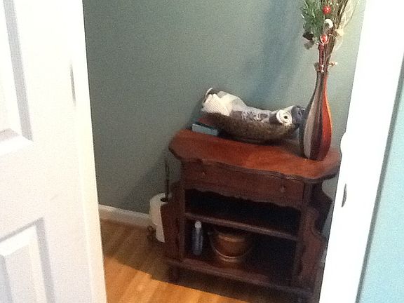 1/2 bathroom