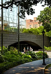 Rented by R New York