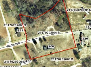 200 Register Rd, Saint Pauls, NC 28384