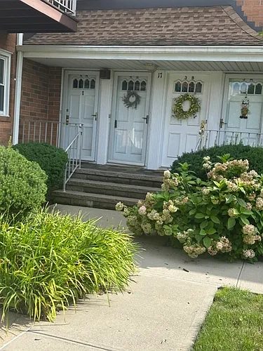 15 Cottage St Photo 1