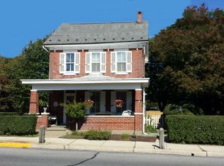 43 W Franklin St, Topton, PA 19562