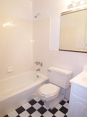 Rented by City Connections Realty | media 17