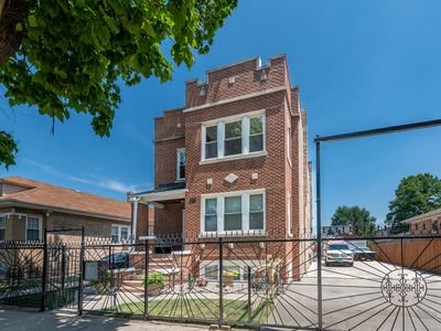 2325 N Marmora Ave, Chicago, IL, 60639