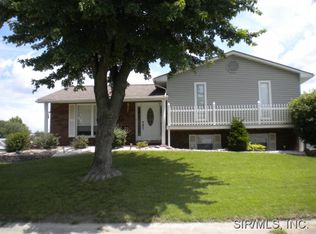 30 Lockhaven Dr, Granite City, IL 62040