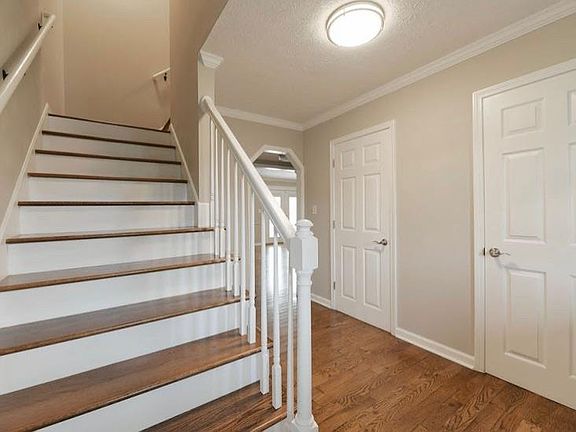 4th image of 281 Forest Hill Dr