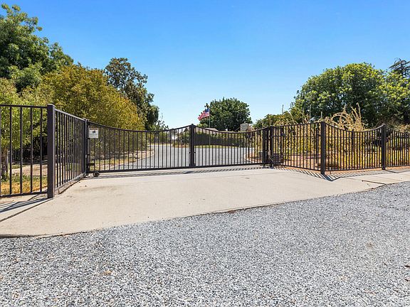 4th image of 235 Hotchkiss Drive