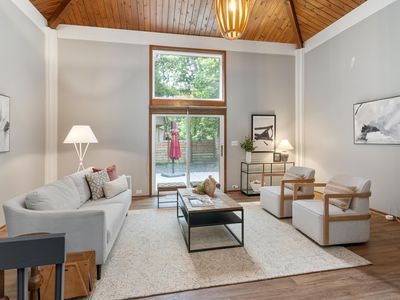 803 Lookout Point Dr, Columbus, OH, 43235