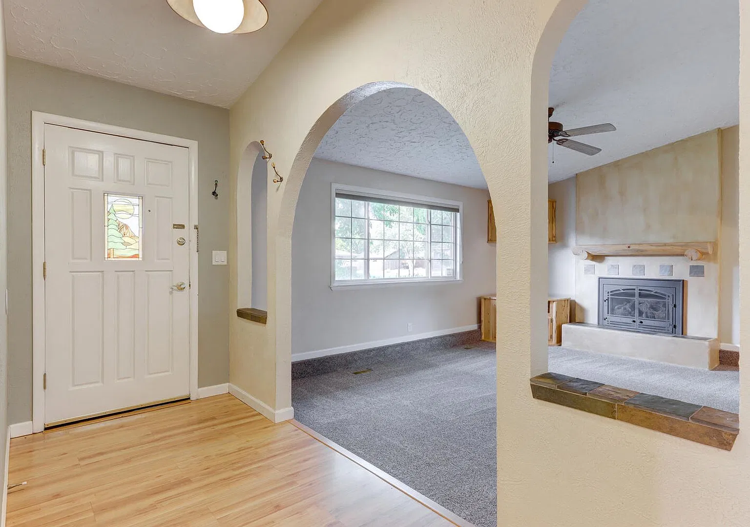 3 Bedrooms Home with lots of personality in SouthEast Boise!! _ Pet Friendly!! — Photo 2