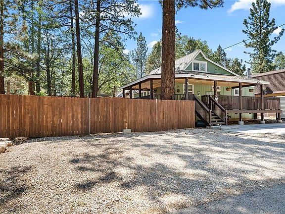 2nd image of 562 Vista Ln