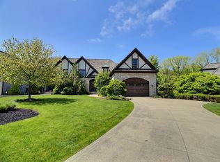 50 Hamlet Ct, Bratenahl, OH 44108