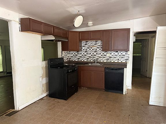 4th image of 34 N Meadowcliff Dr