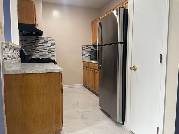 5th image of 1796 Bergen St Floor 3