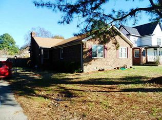 1300 Hawthorne Dr, Chesapeake, VA 23325