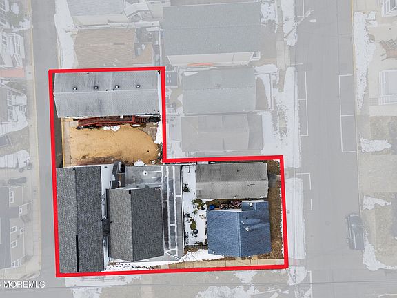 4th image of 201-203 Dupont Avenue #+202-208 Bay Ter