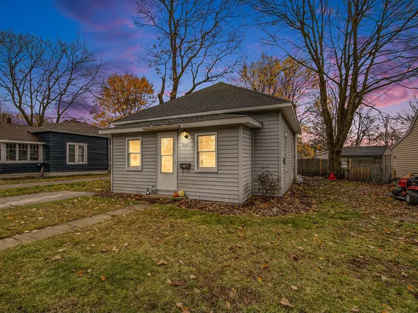 203 E Pearl St, Greenville, MI 48838
