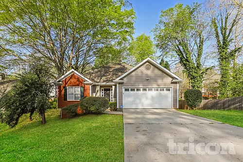 547 Horseshoe Cir Photo 1