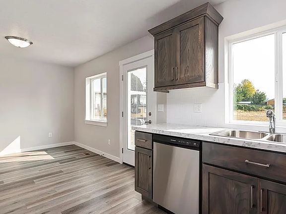 3rd image of 2406 N Washington Ave Unit A