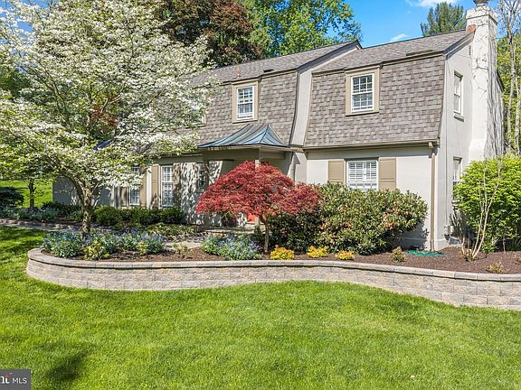 3rd image of 977 Ivycroft Rd